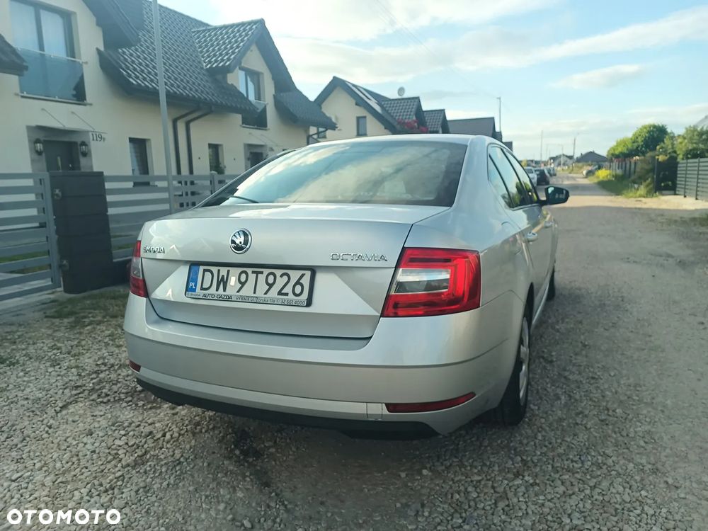 Skoda Octavia 1.6 TDI Ambition - 11