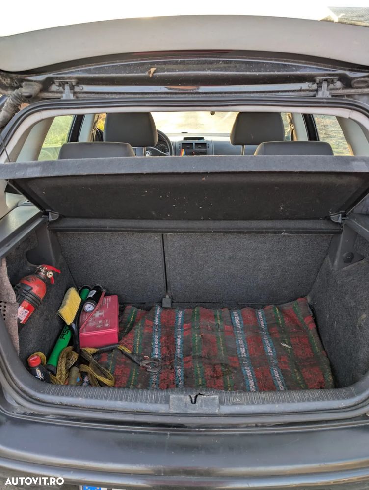 Volkswagen Polo 1.2 Attractive - 8