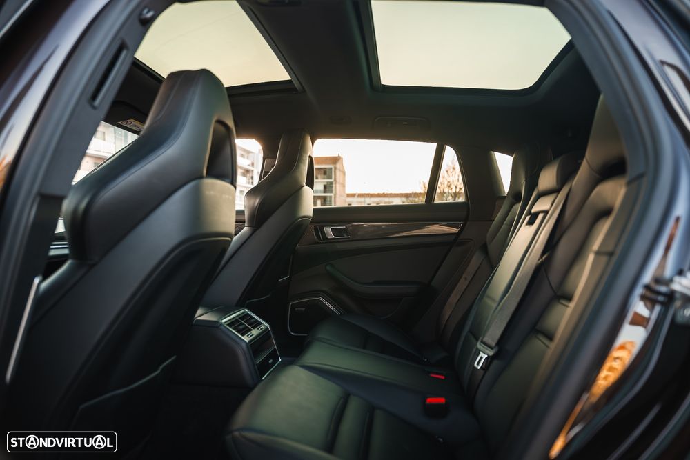 Porsche Panamera Sport Turismo 4 E-Hybrid - 10
