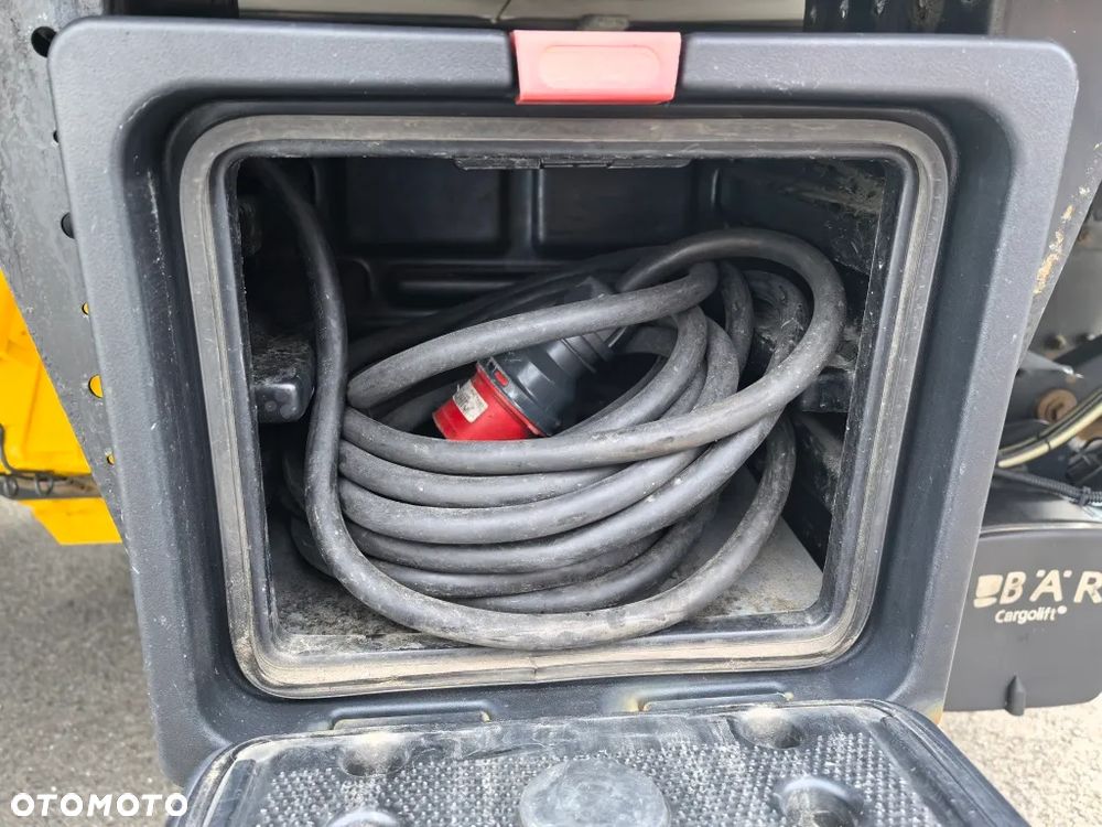 Mercedes-Benz Atego 1624 L // CHłodnia + winda // ThermoKing T-1200R // 16 palet // ** - 12