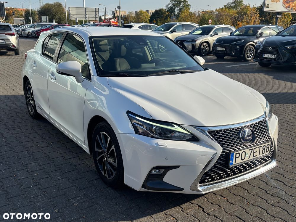 Lexus CT - 1