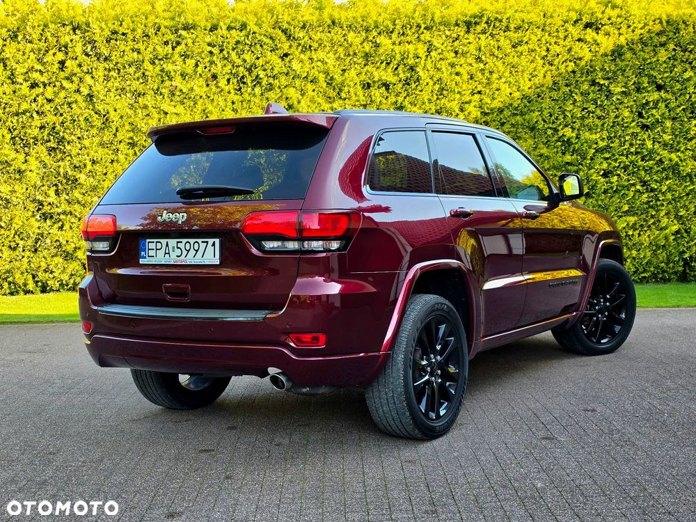Jeep Grand Cherokee - 15