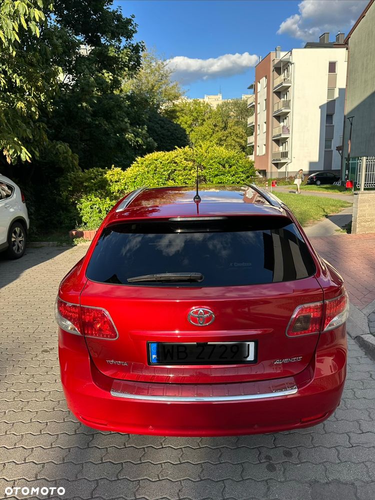 Toyota Avensis 2.0 Premium - 16