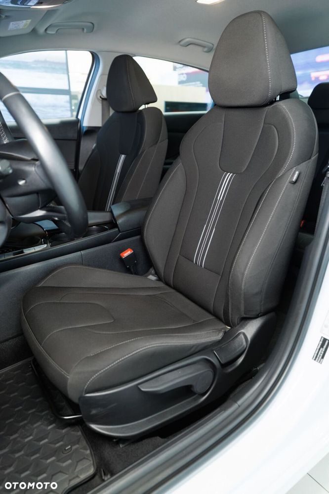 Hyundai Elantra 1.6 Modern - 18