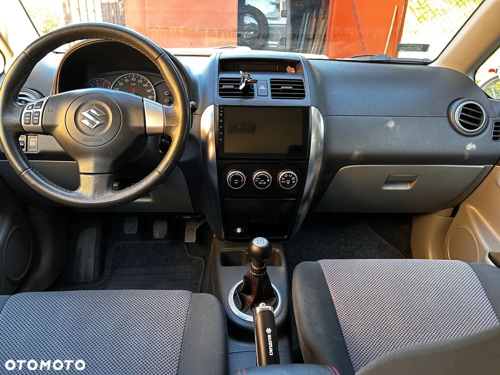Suzuki SX4 1.6 GS / Premium 4WD - 10