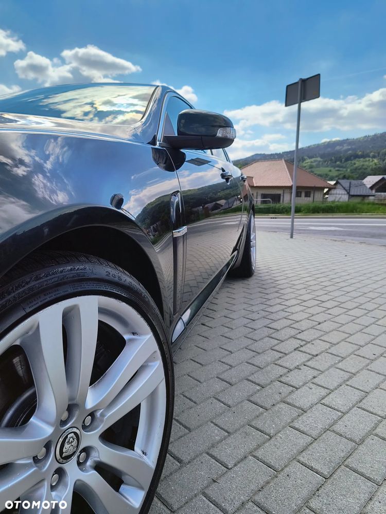 Jaguar XF 4.2 SV8 - 9