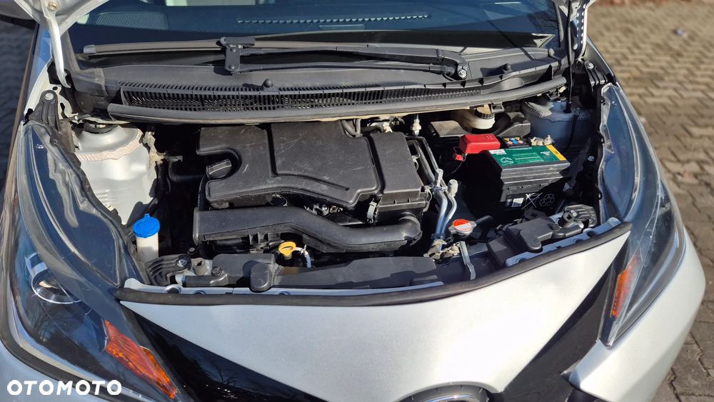 Toyota Aygo x-play - 9