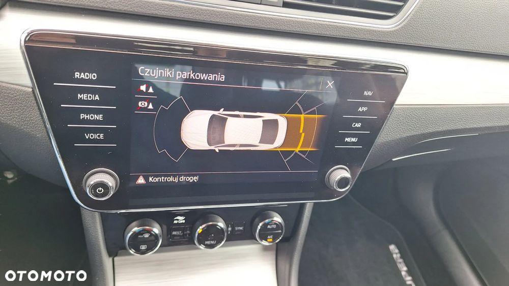 Skoda Superb 2.0 TSI Ambition DSG - 8