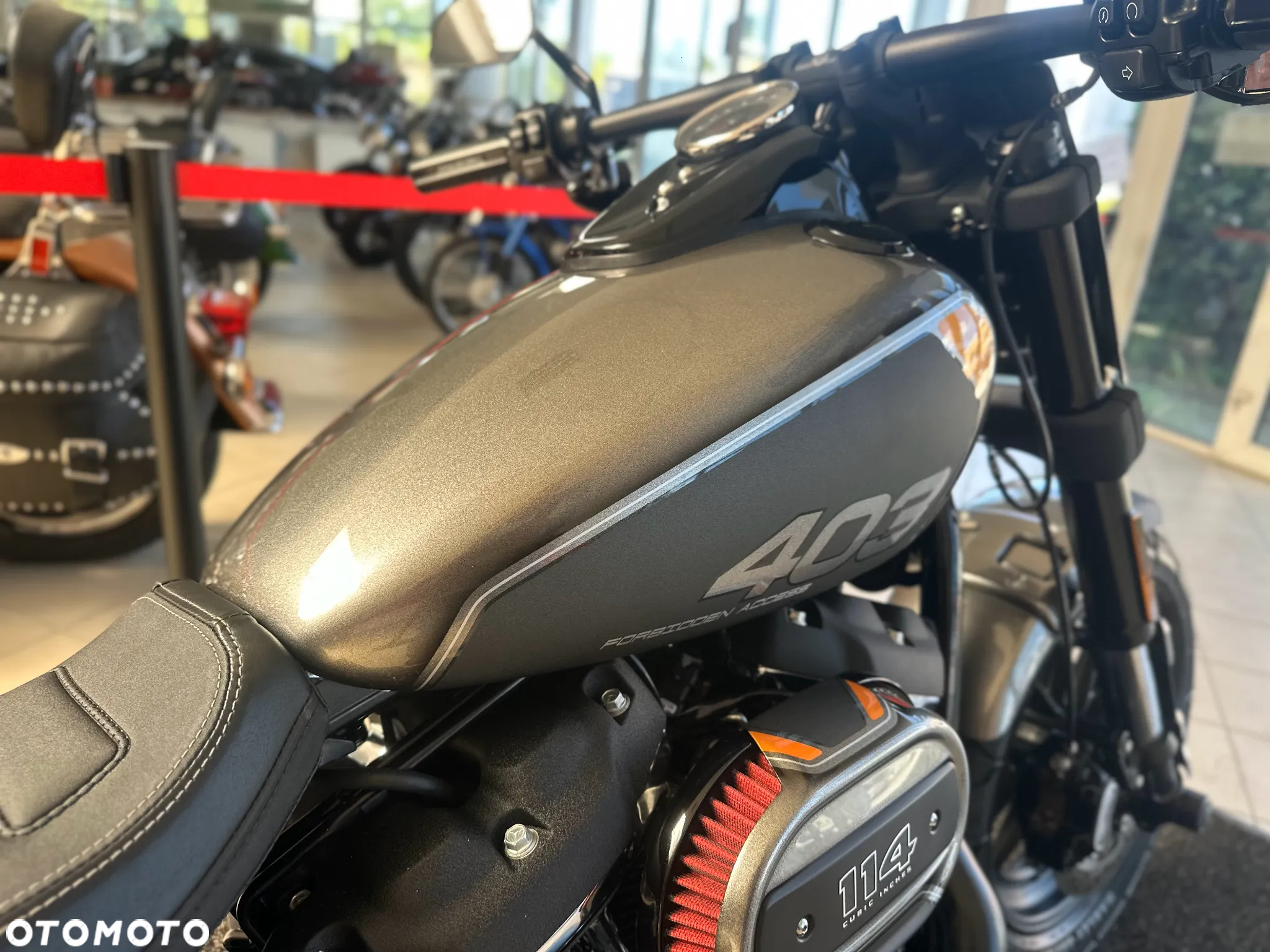 Harley-Davidson Softail Fat Bob - 16