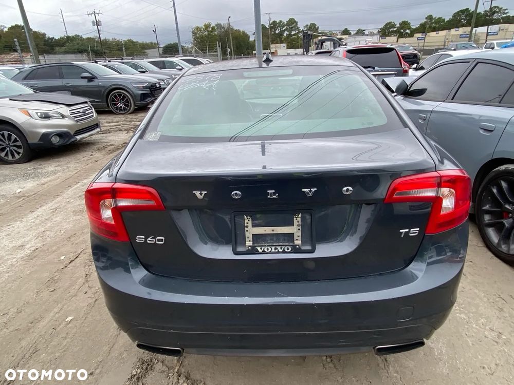 Volvo S60 - 23