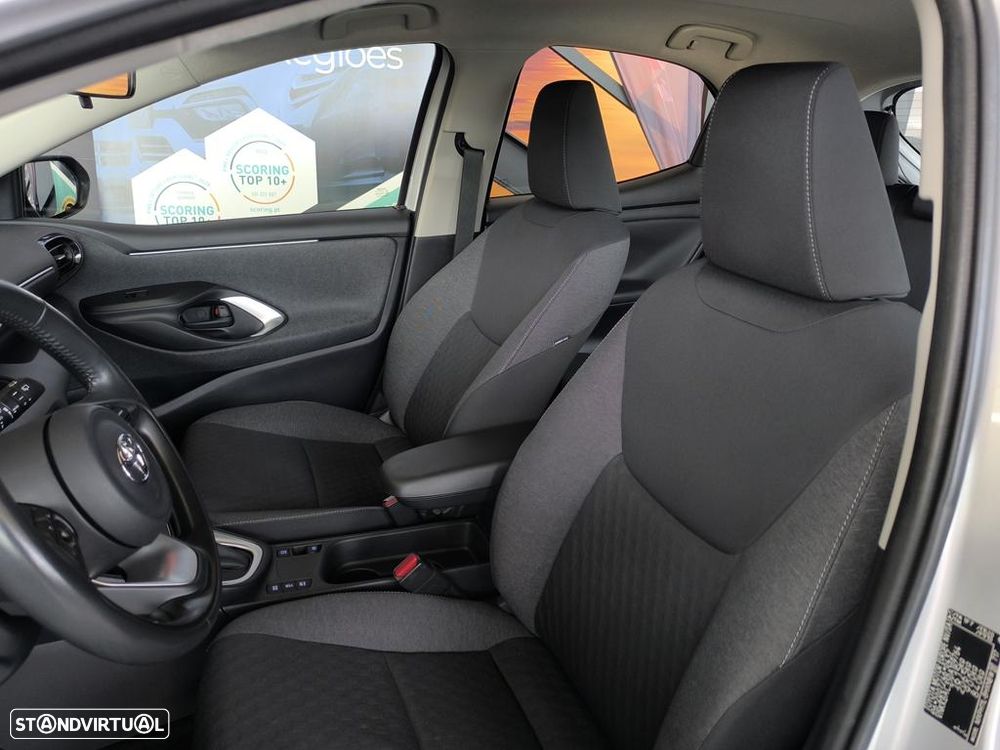 Toyota Yaris 1.5 HDF Comfort Plus - 9