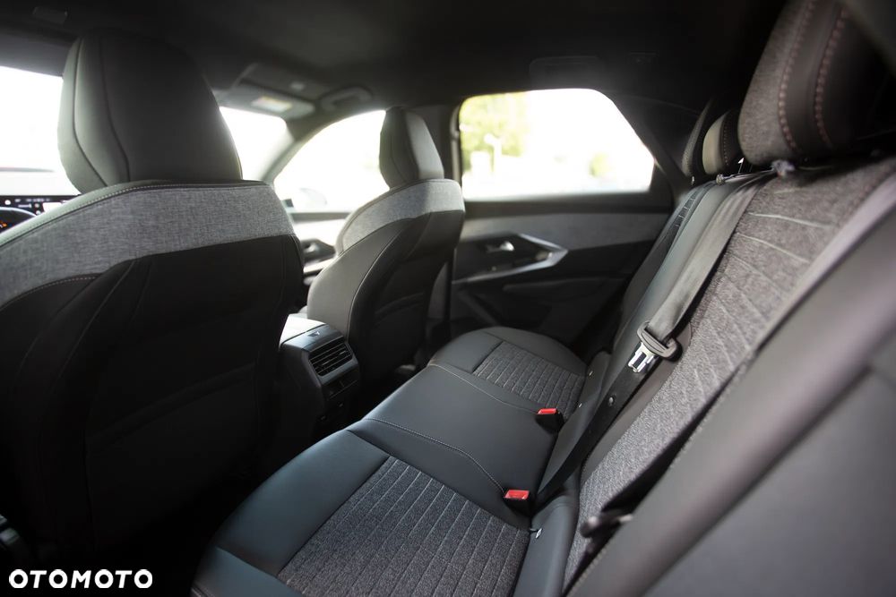 Peugeot 3008 1.2 PureTech mHEV Allure e-DCS6 - 37