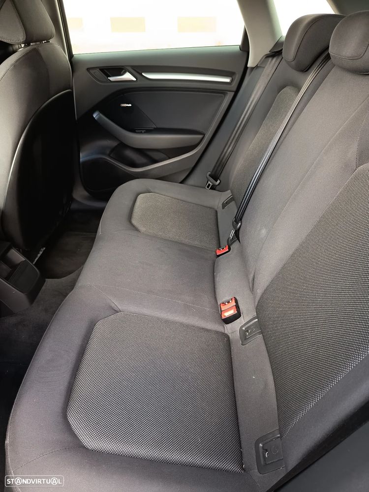 Audi A3 Sportback 1.6 TDI - 9