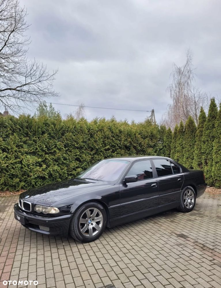 BMW Seria 7 740i - 1