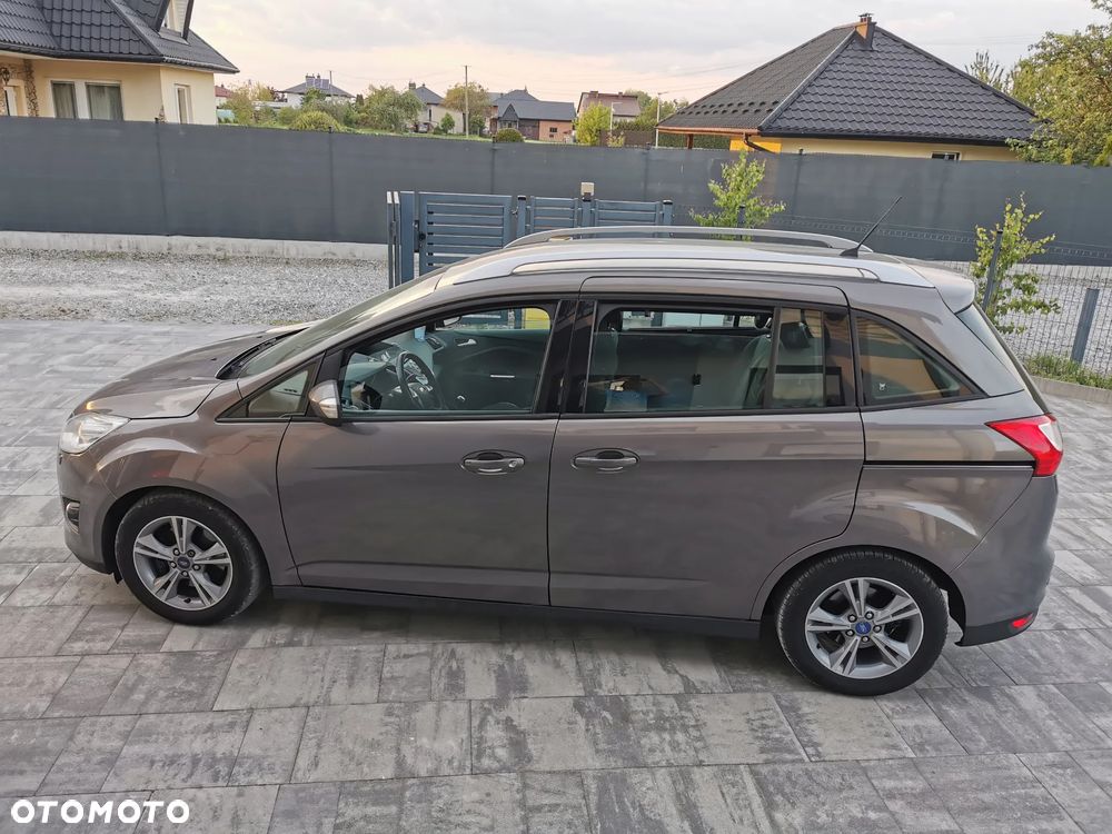 Ford Grand C-MAX - 23