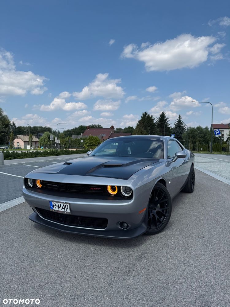 Dodge Challenger - 1