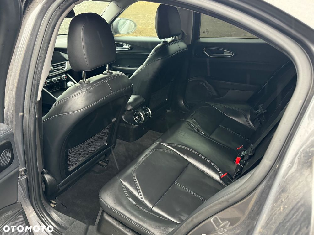 Alfa Romeo Giulia 2.2 D Turbo Super - 10