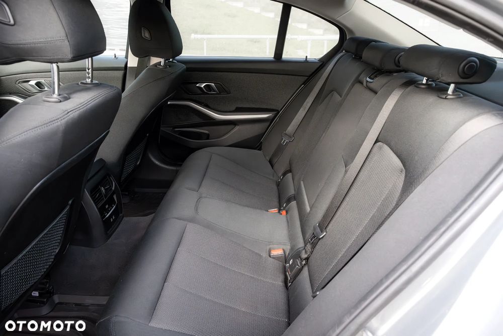 BMW Seria 3 320d xDrive - 20