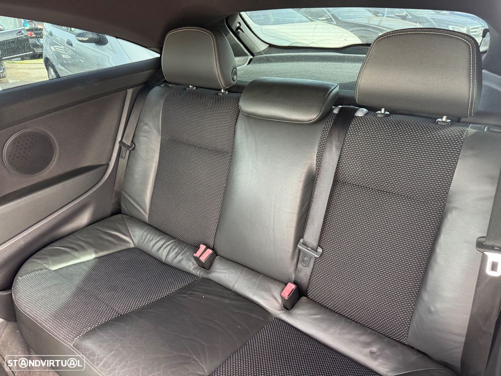 Opel Astra GTC 1.3 CDTi - 11