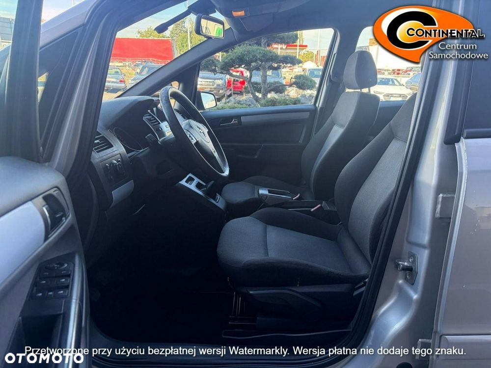 Opel Zafira - 12