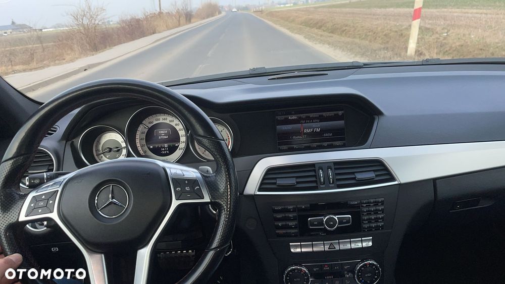 Mercedes-Benz Klasa C 350 CDI DPF (BlueEFFICIENCY) 7G-TRONIC Avantgarde - 10