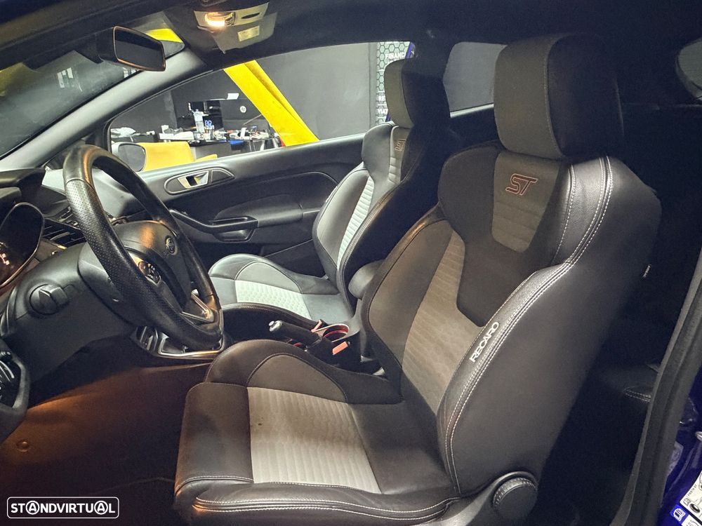 Ford Fiesta 1.6 EcoBoost c/ Pack Pele Desportiva ST - 7
