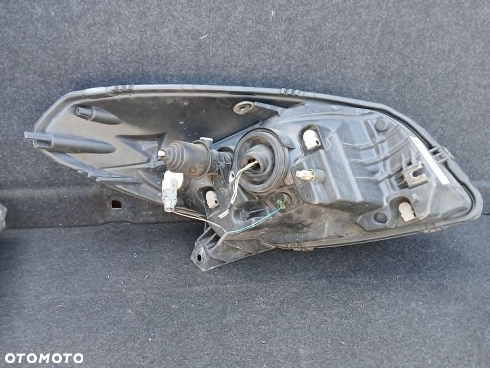 Dacia Sandero Lampa przednia lewa, prawa - 6