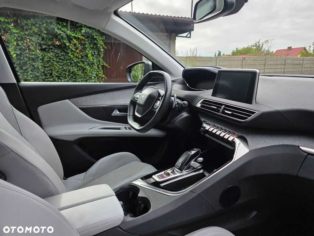Peugeot 3008 BlueHDi 130 Stop & Start EAT8 Allure Pack - 17
