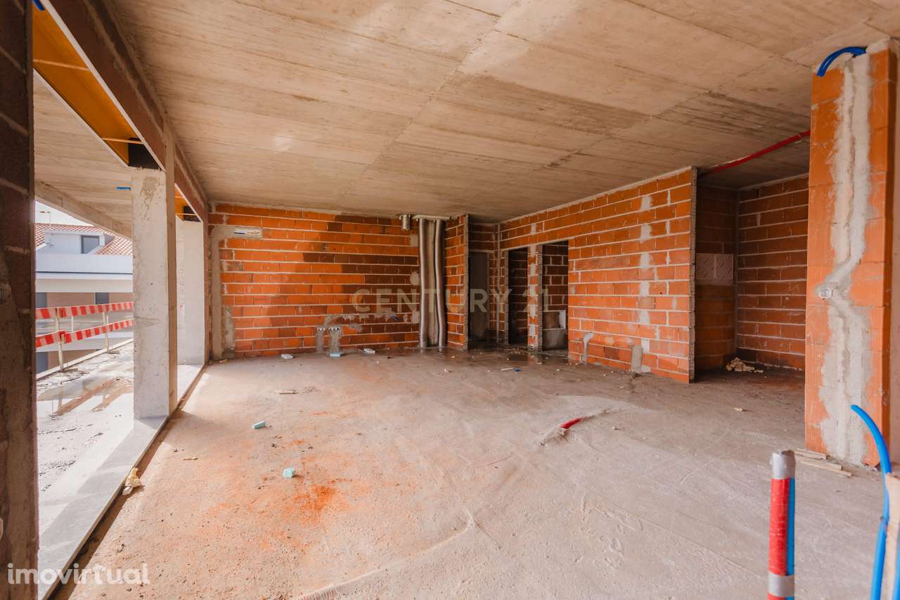 EDIFÍCIO ESSENZA | PARCEIROS — T4 NOVO com Logradouro - Grande imagem: 4/13