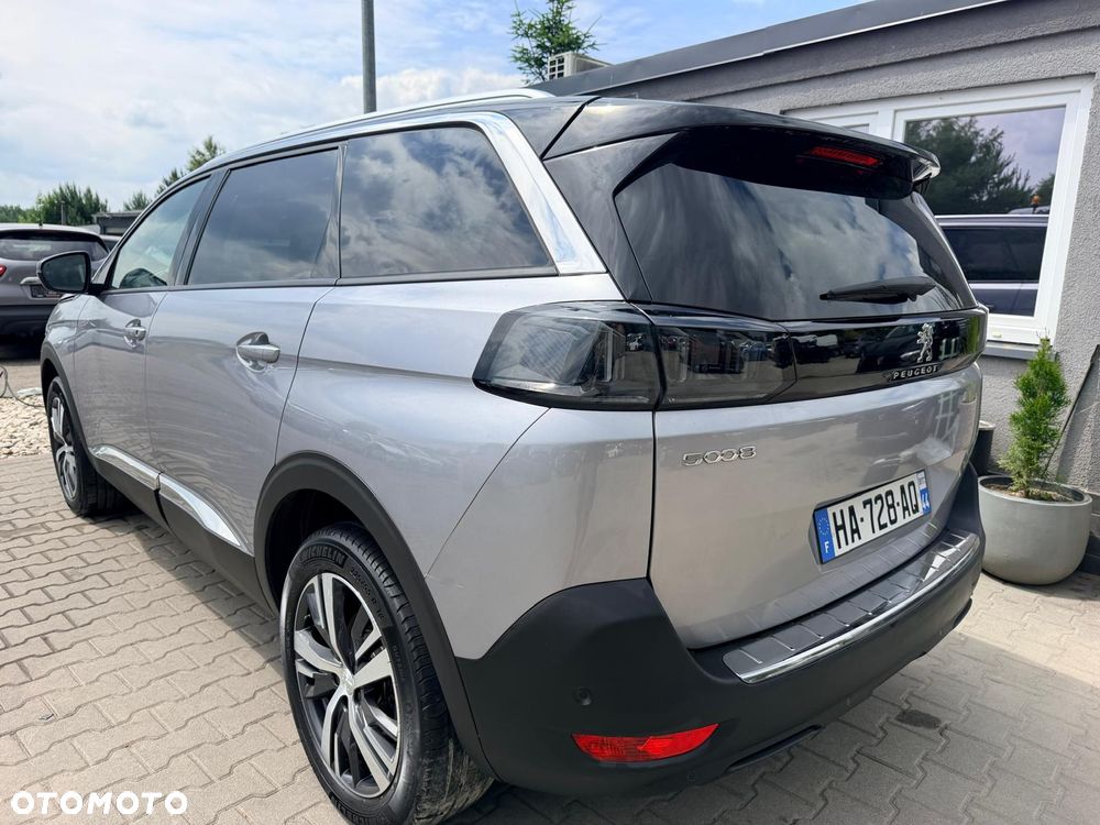 Peugeot 5008 - 8