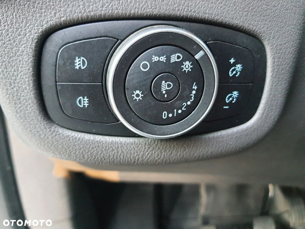 Ford Transit Connect XL - 18