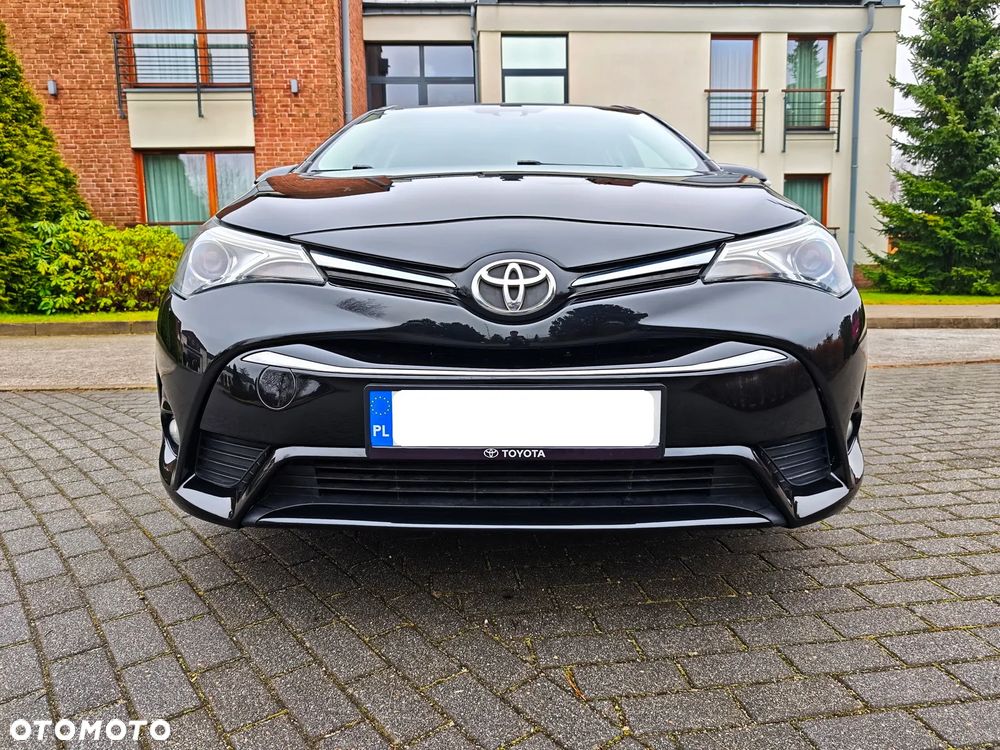 Toyota Avensis - 16