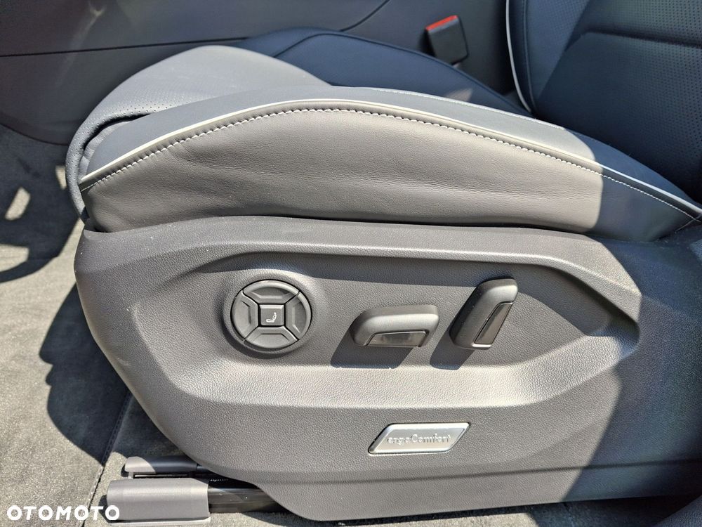 Volkswagen Touareg - 12