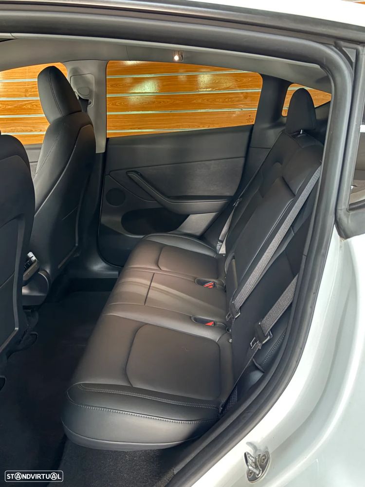 Tesla Model Y RWD - 14