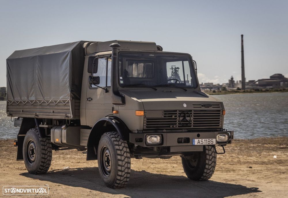 Mercedes Benz Unimog - 1