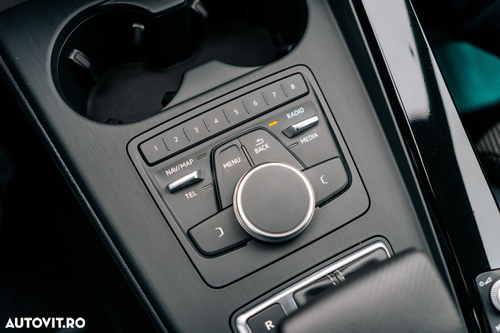 Audi A4 2.0 TDI ultra S tronic - 16