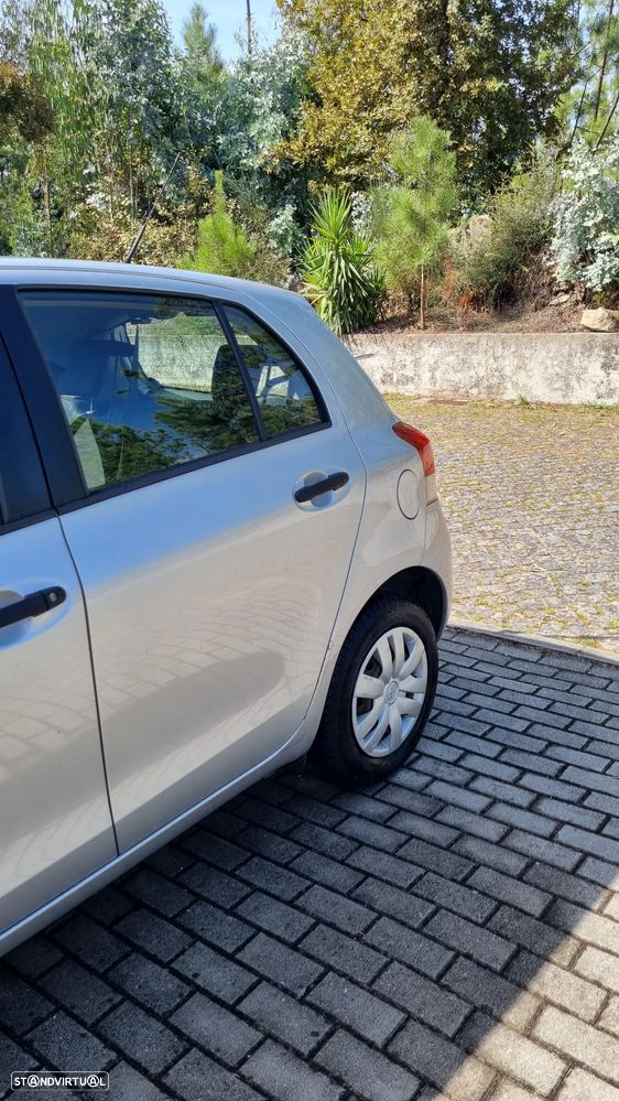 Toyota Yaris 1.0 VVT-i AC Manual+VSC - 7