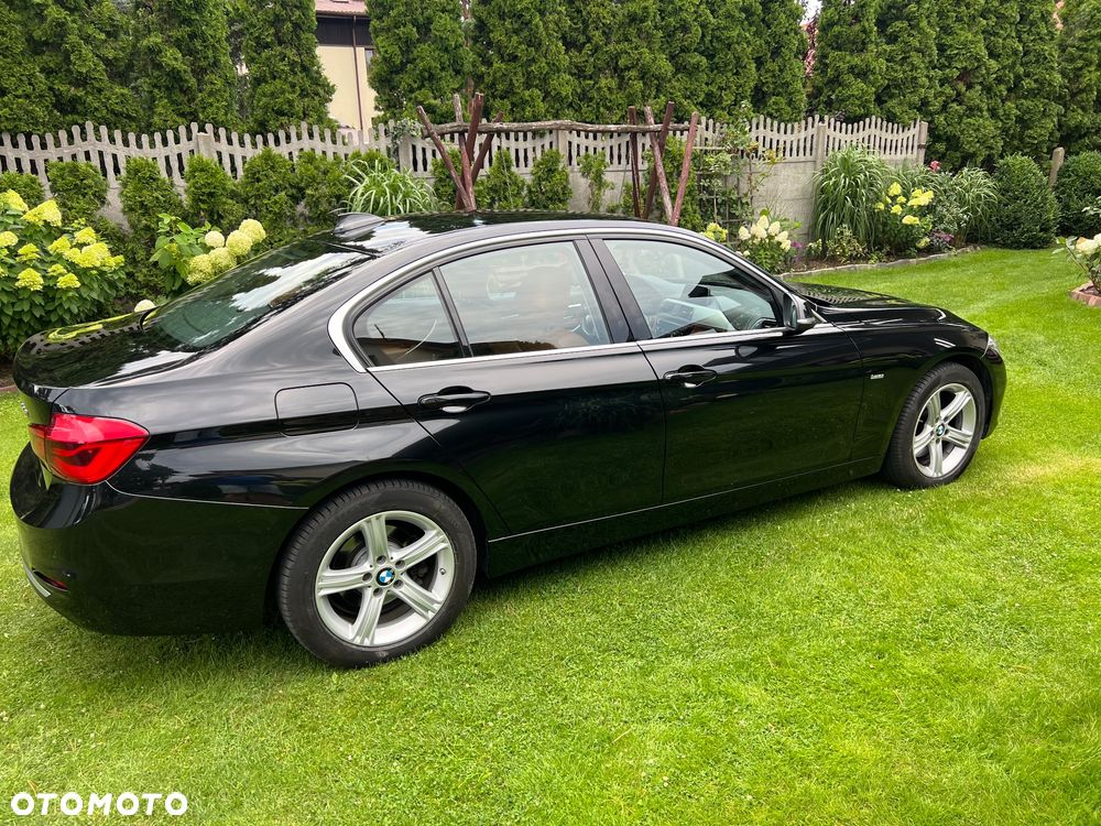 BMW Seria 3 330i xDrive Luxury Line - 3