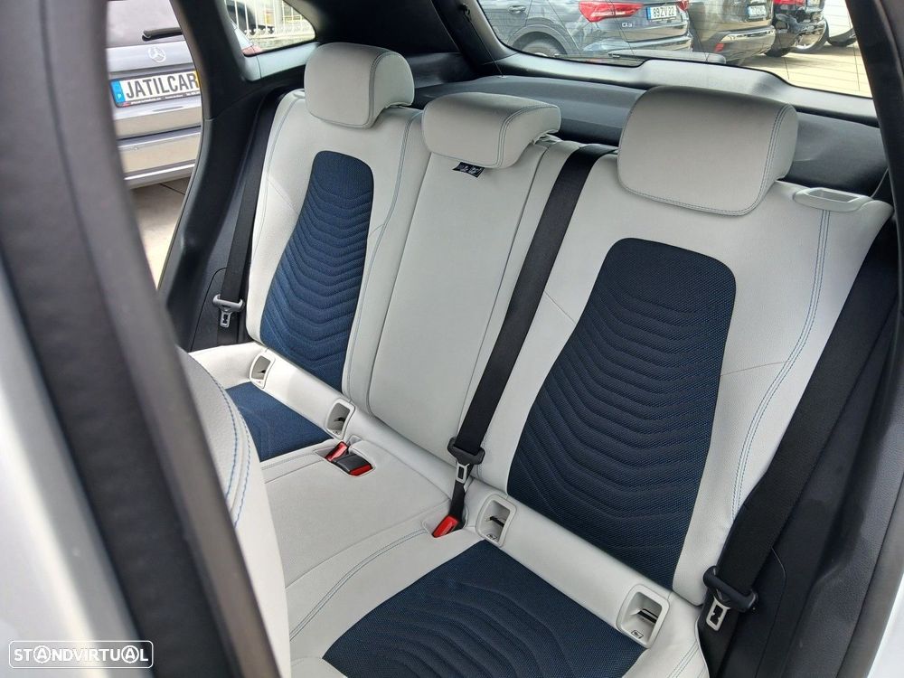 Mercedes-Benz GLA 250 e 8G-DCT - 11