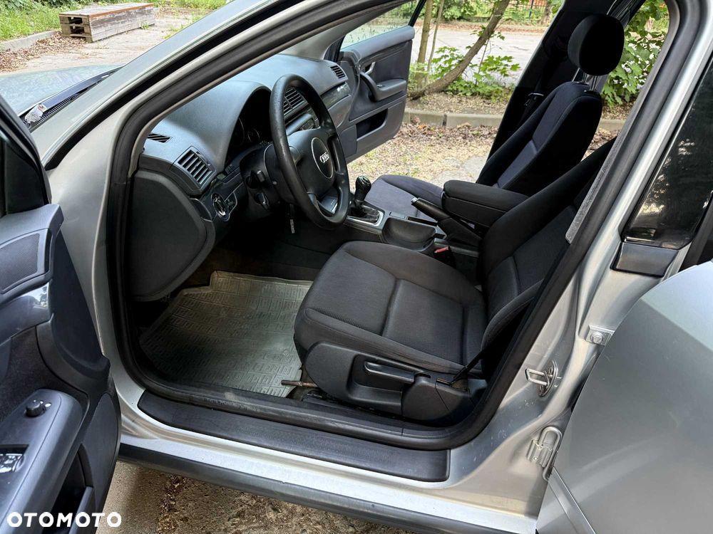 Audi A4 Limousine - 7