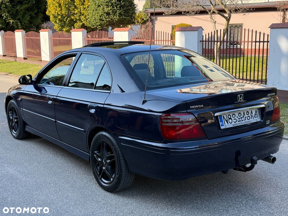 Honda Accord 1.8i LS - 6