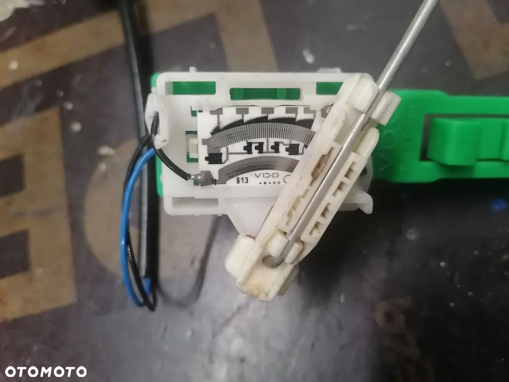 Czujnik Poziomu Paliwa Pływak Audi VW 4B0919673AM - 2