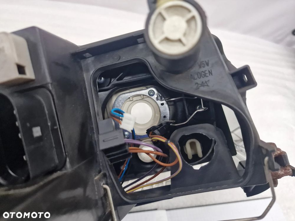 AUDI A4 B6 8E0 02-05 LEWA LAMPA PRZEDNIA PRZÓD SOCZEWKA , NR 8E0941003F , NR AUKCJI LA183 - 11