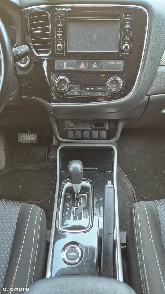 Mitsubishi Outlander 2.0 Intense Comfort 4WD CVT - 16