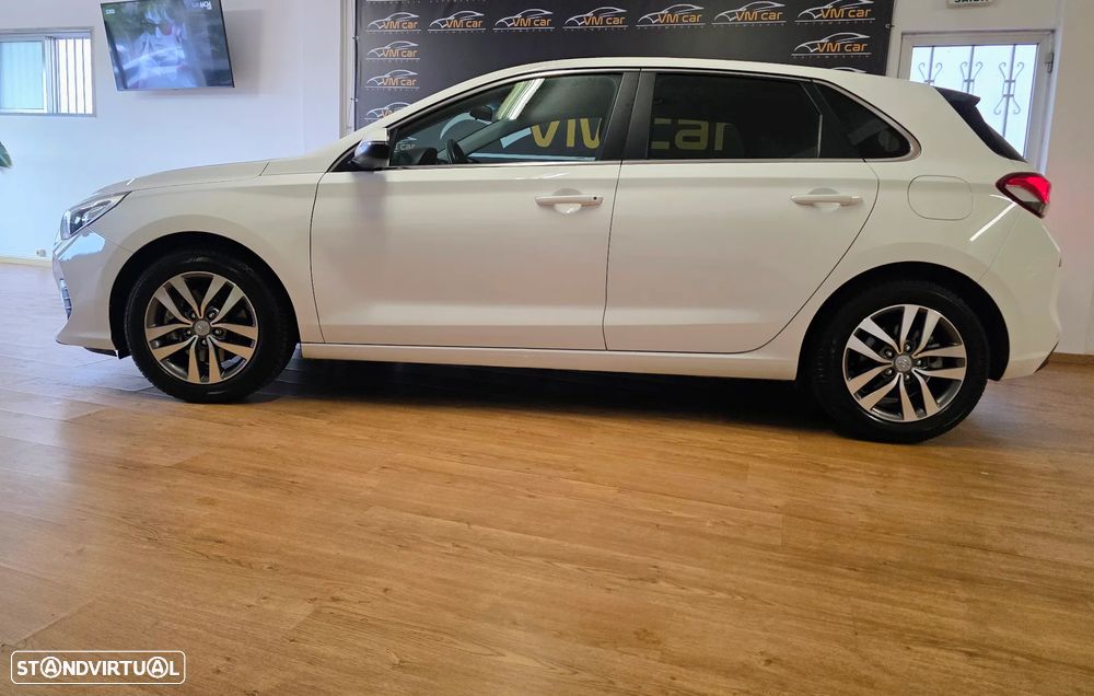 Hyundai i30 1.6 CRDI STyle+Navi - 9