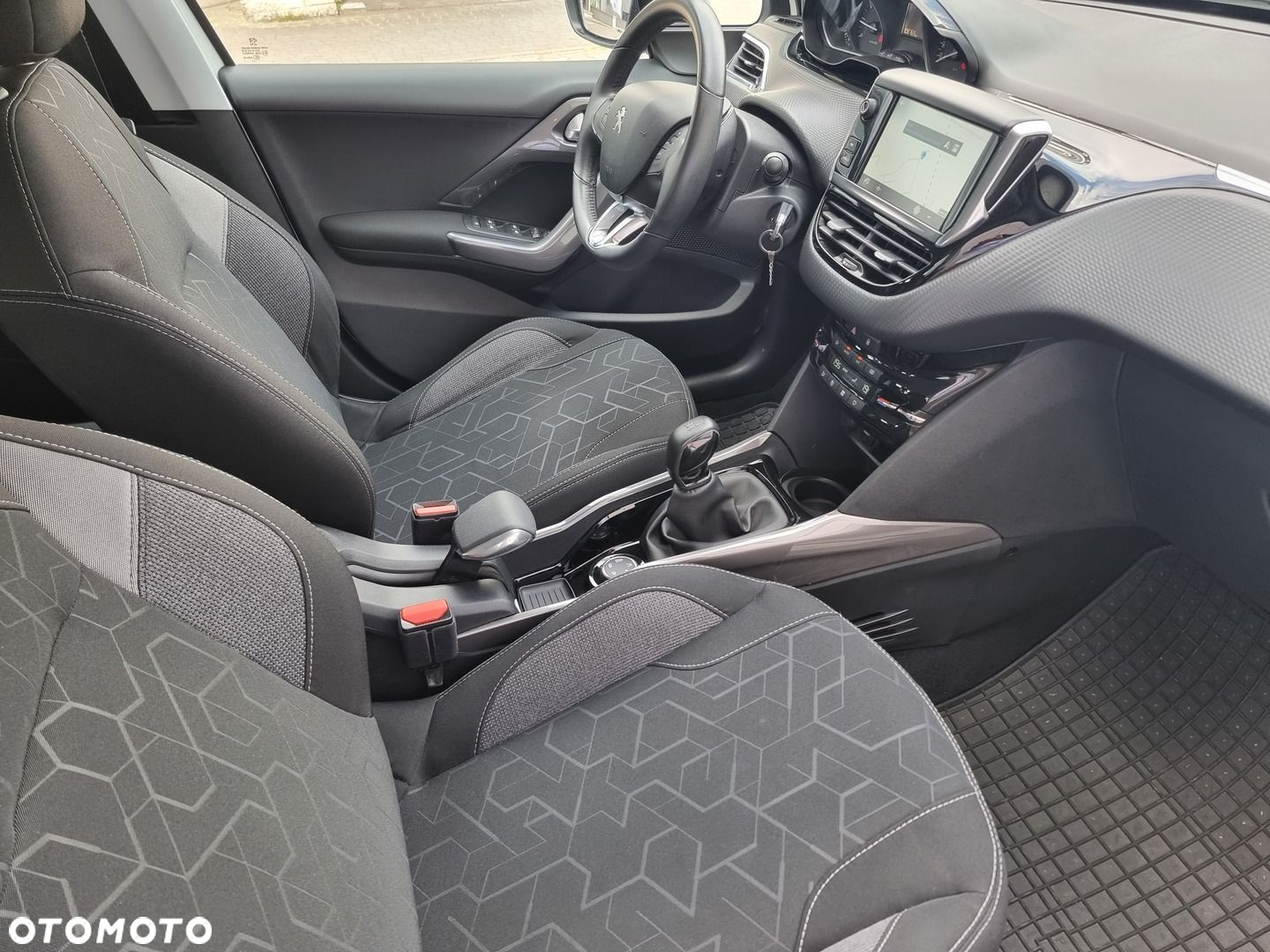 Peugeot 2008 1.2 Pure Tech Active S&S - 20