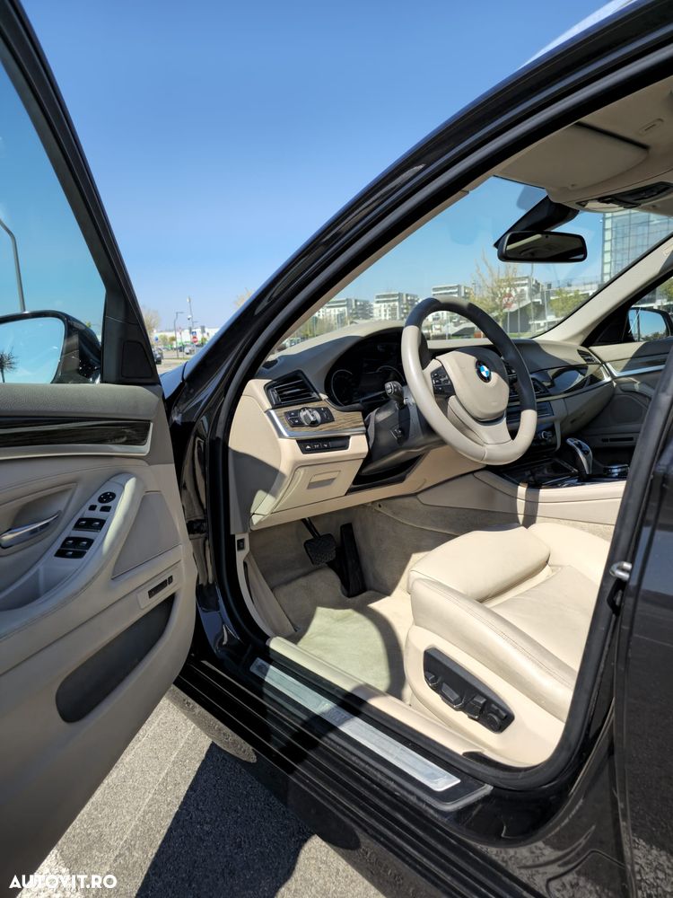 BMW Seria 5 525d Sport-Aut. Modern Line - 2