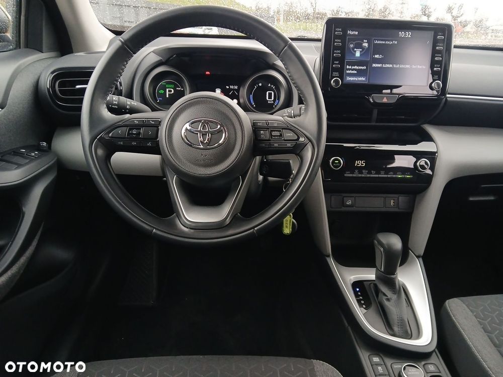 Toyota Yaris Cross Hybrid 1.5 Comfort 4x4 - 23
