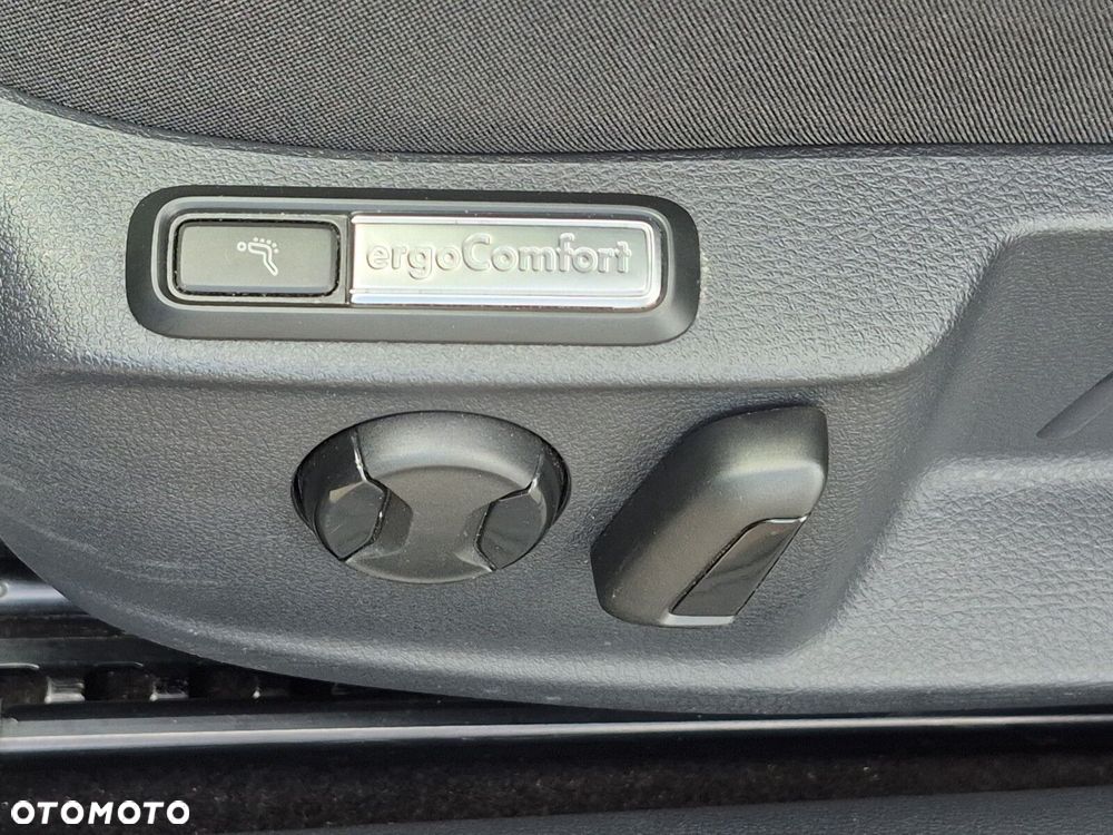 Volkswagen Passat Variant 2.0 TDI Business DSG - 11