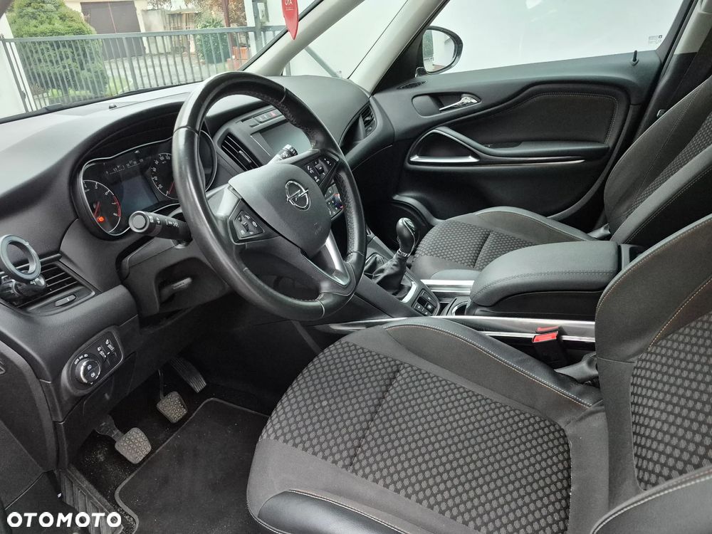 Opel Zafira 1.6 T Plus S&S - 16
